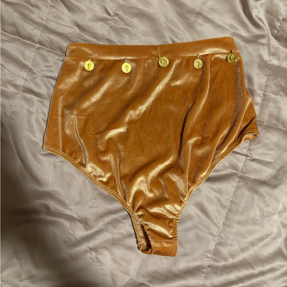 NWT Her Pony The Label Gold Velvet Set - Picture 5 of 5